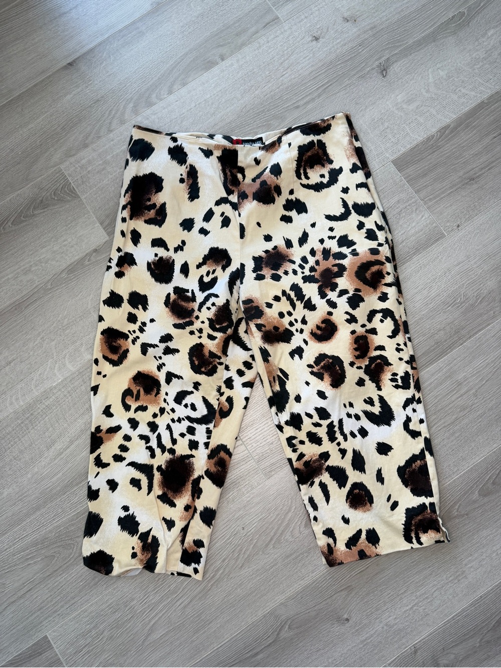 Sandra King Leopard Print Capri Pants Cream Black Womens Size 10